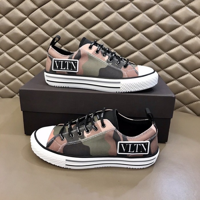 Valentino Garavani Giggies VLTN TIMES low-top sneakers 9