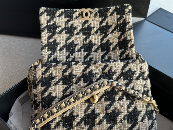 Handbag Chanel AS1161 size 30 CM