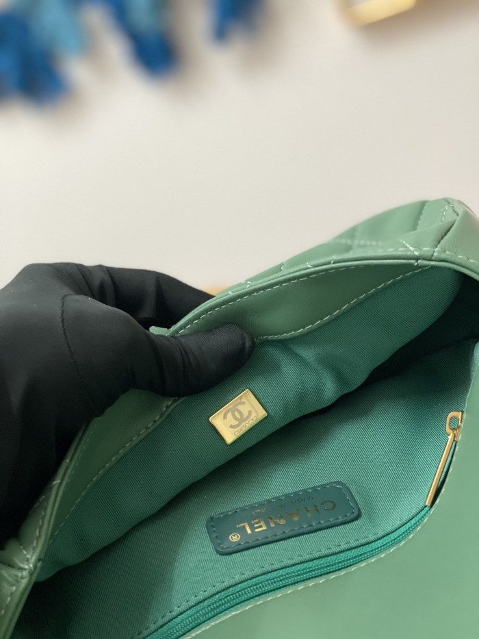 Handbag Chanel AS3777 size 16x24x8 cm