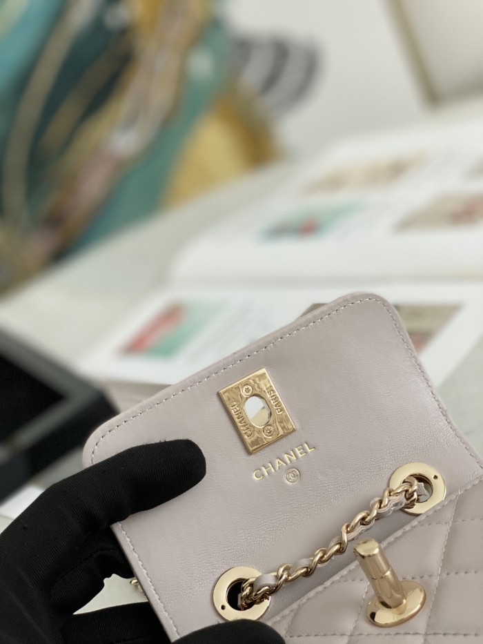 Handbag Chanel 82768 size 12.5 2.5 9 cm