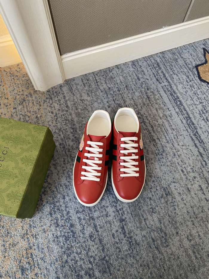 Gucci Women's Ace sneaker with bee sneaker 4