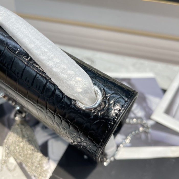 Handbags SAINT LAURENT 354119 size 24*14.5*5.5 cm