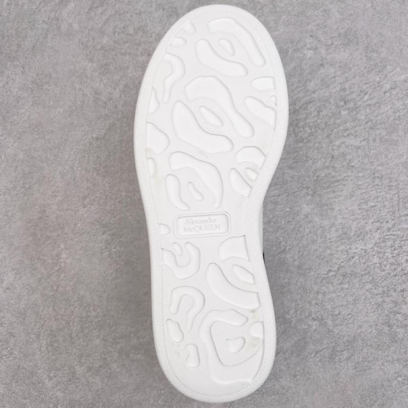 Alexander McQueen Oversized Sneaker in White/jet Black