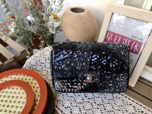 Handbag Chanel size 𝟐𝟎 𝐜𝐦