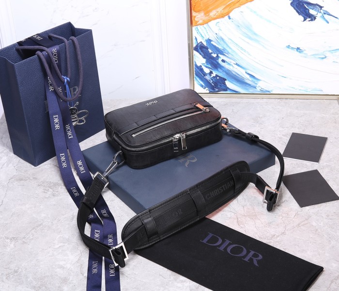 Handbag Dior 93307 size 22*15*6 cm