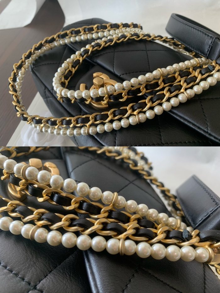 Handbag Chanel AS2210 size 20 cm