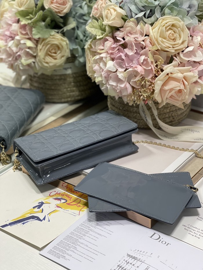 Handbag Dior 77035 size 21.5 x 11.5 x 3 cm