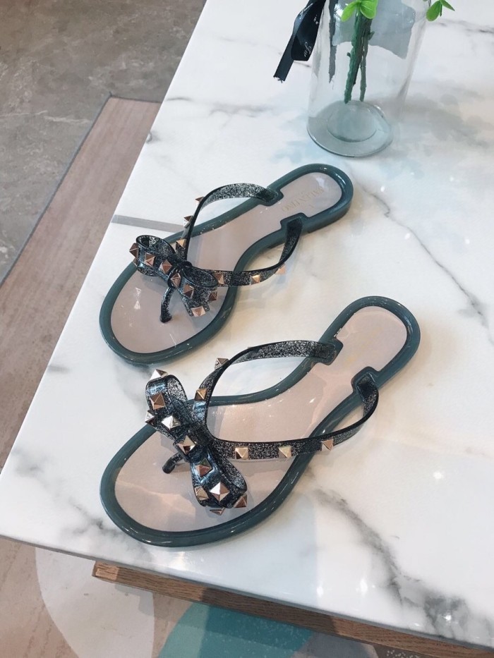VALENTINO GARAVANI Rockstud WOMEN 35