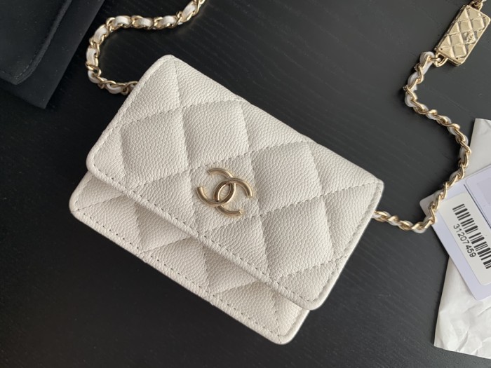 Handbag Chanel 2444 size 10cmx8cmx1.5 cm