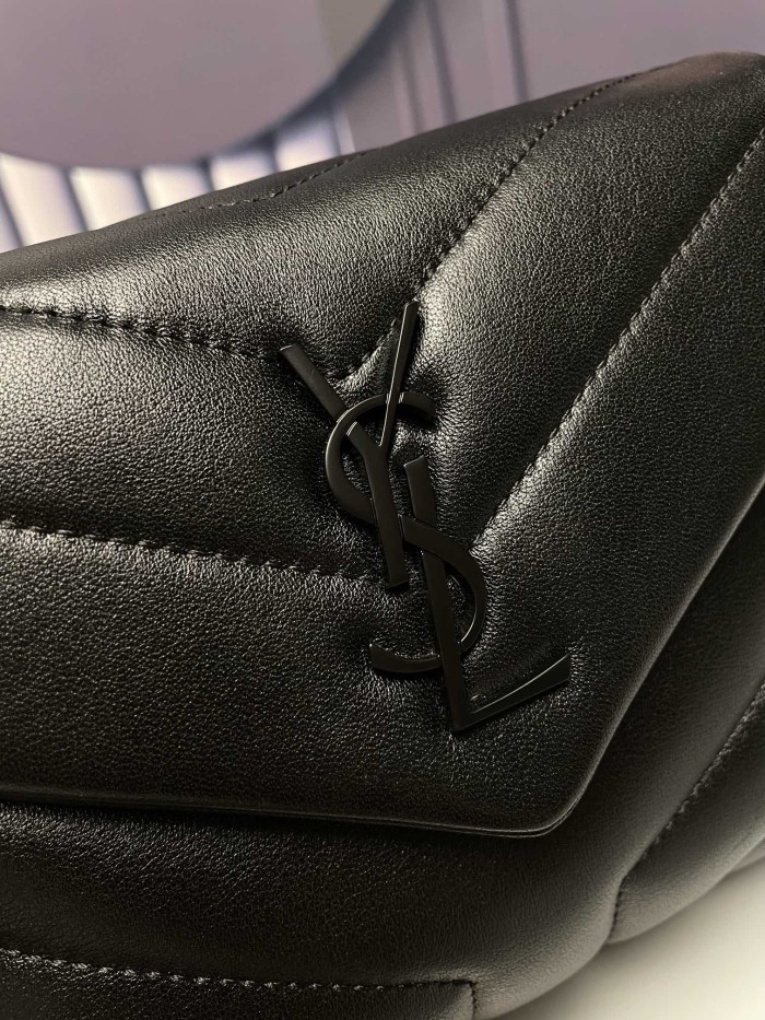 Handbags SAINT LAURENT 467072 size 20X14X7 cm