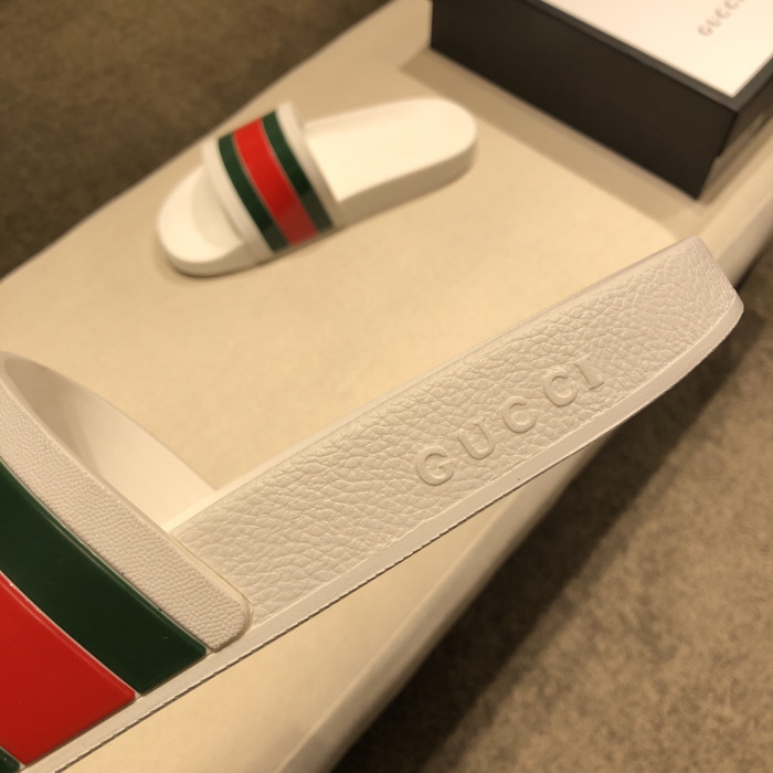 Gucci Slippers 33