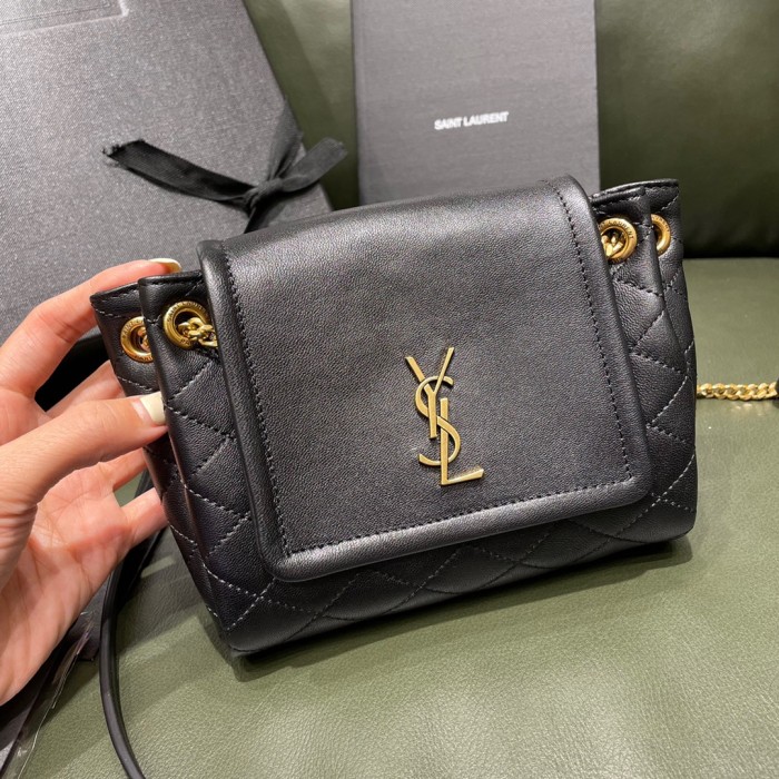 Handbags SAINT LAURENT 672738 size 18x13x6 cm