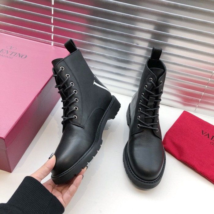 VALENTINO GARAVANI Roman Stud BOOT WOMEN 28