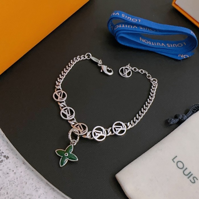 Clothes Louis Vuitton 79