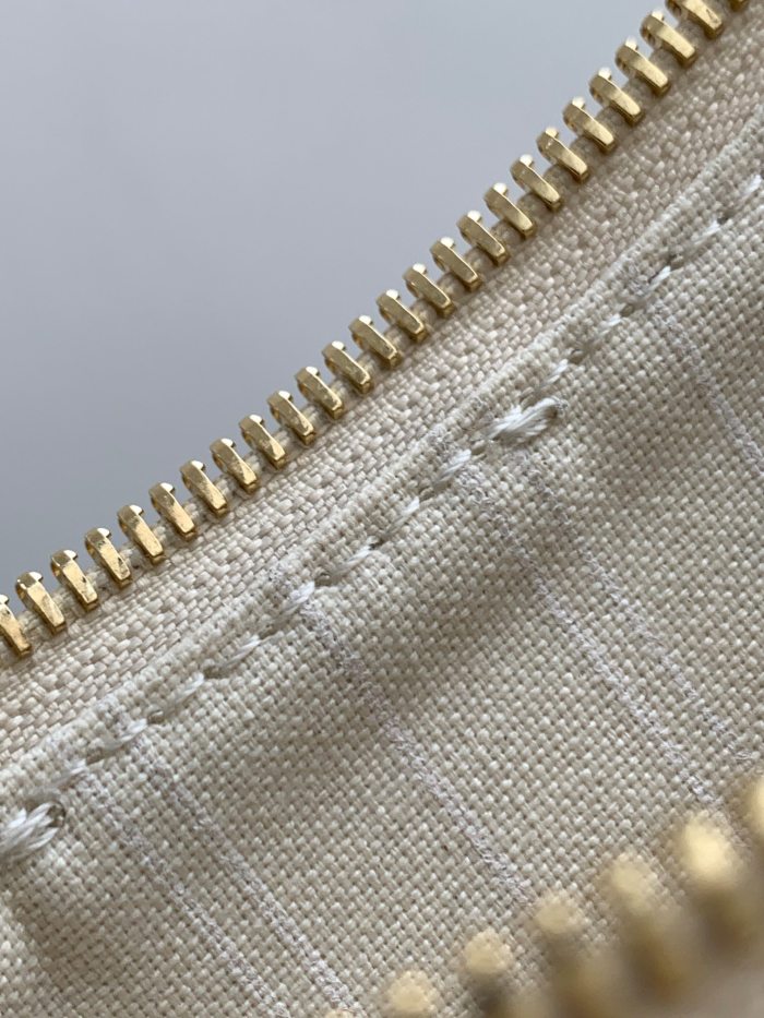 Handbag Louis Vuitton M80349 size 19 x 11.5 x 3 cm