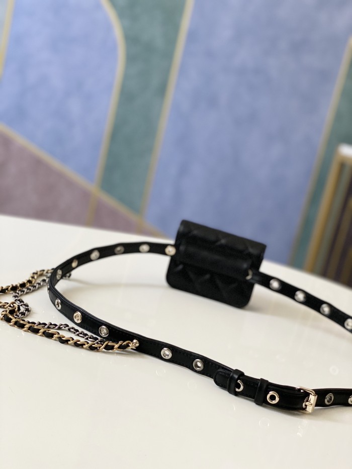 Handbag Chanel 81179 size 12 8.5 2.5 cm