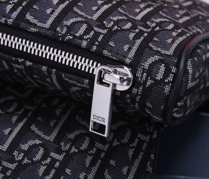 Handbag Dior size 20x28.6x5 cm