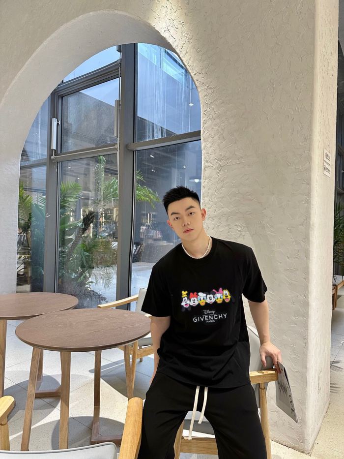 Clothes Givenchy 147