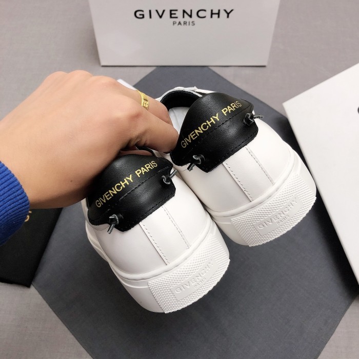 Givenchy Urban Street Logo-print Leather Sneakers 37