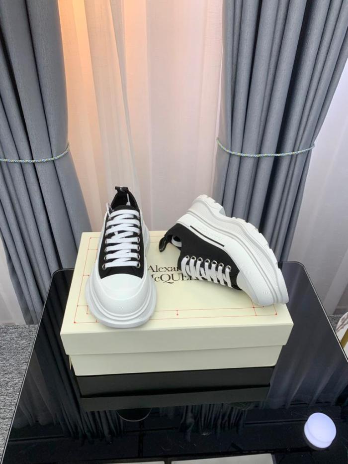 Alexander McQueen Tread Slick Low Lace Up Black White