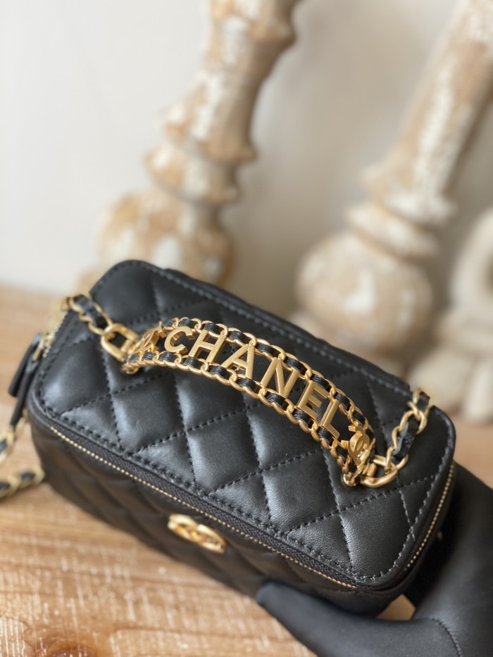 Handbag Chanel 81195 size 16 9.5 8 cm