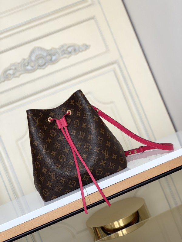 Handbag Louis Vuitton M44022 size 26.0 x 22.0 x 27.0 cm