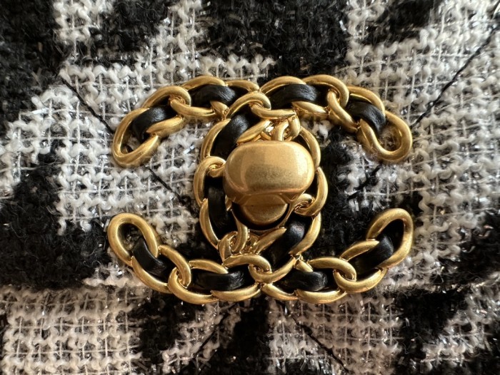 Handbag Chanel AS1161 size 26 CM