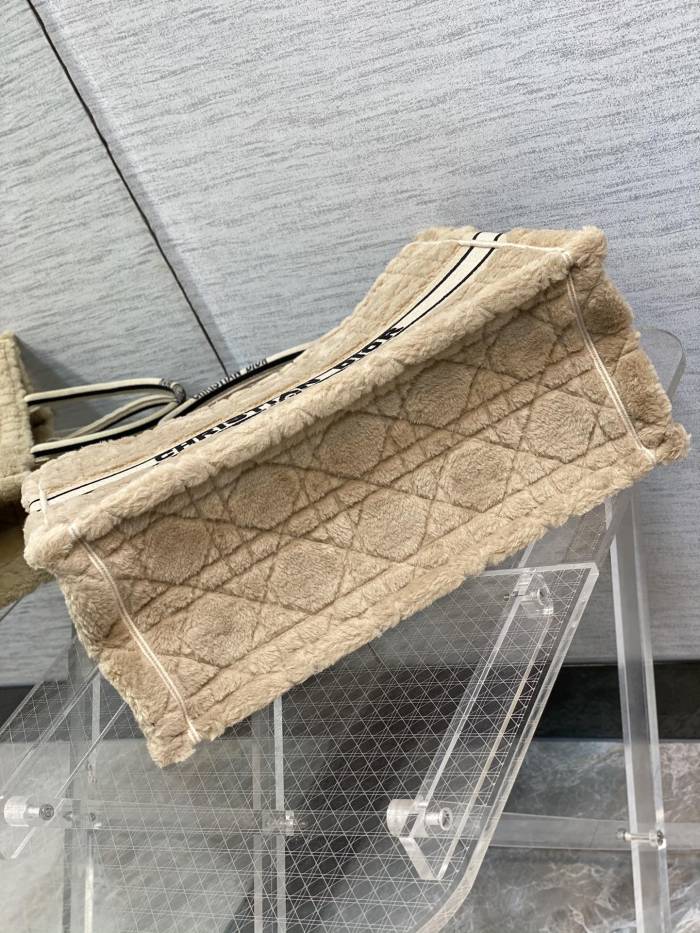 Handbag Dior size 42*35*18 cm