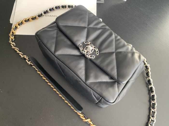 Handbag Chanel size 26cmx16cmx9 cm