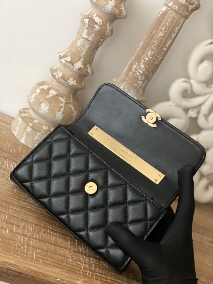 Handbag Chanel AP81214 size 10*18*4.5 cm