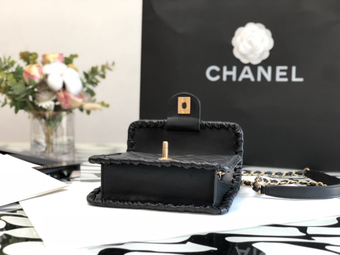 Handbag Chanel 99120 size 15*19*6 cm