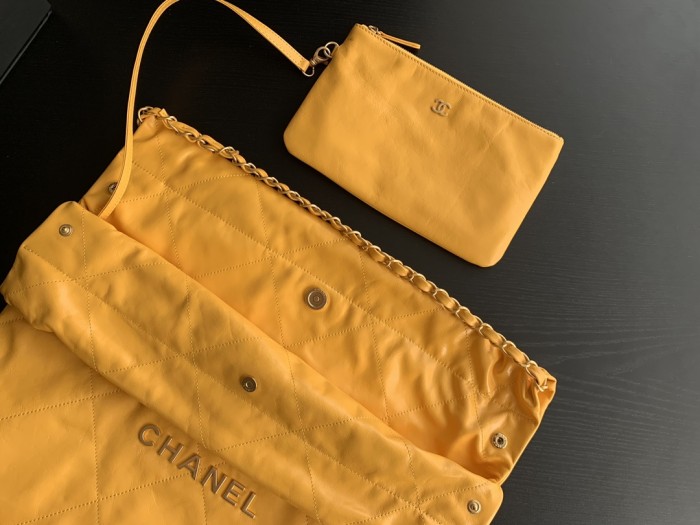 Handbag Chanel size 39cmx42cmx8 cm