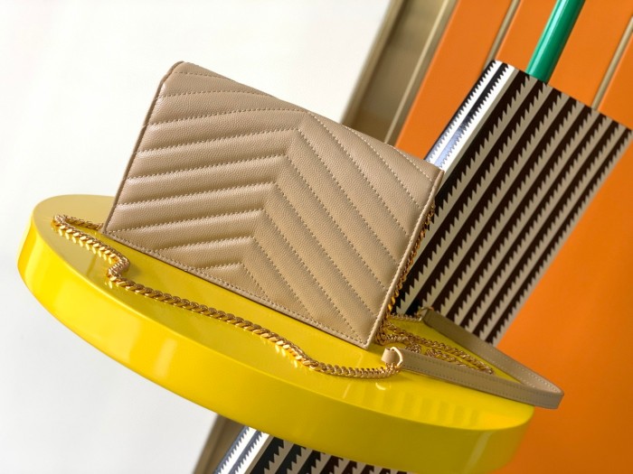 Handbags SAINT LAURENT 393953 size 19x11.5x4 cm