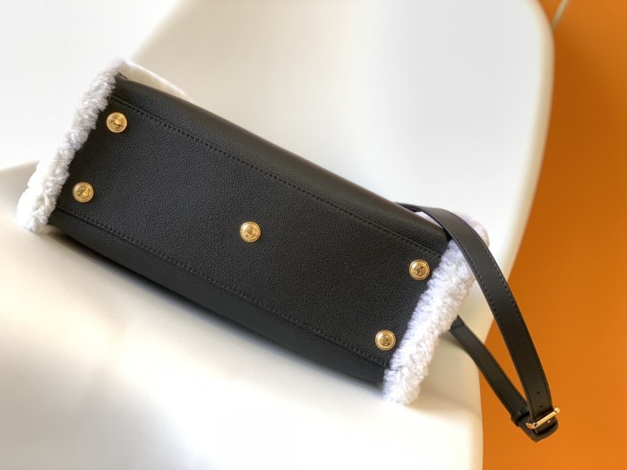 Handbag Louis Vuitton M58908 size 30.5 x 24.5 x 14.0cm