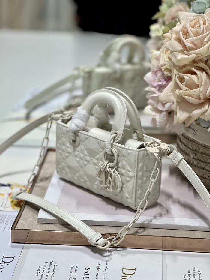 Handbag Dior 9032 size 16×5.5×10 cm