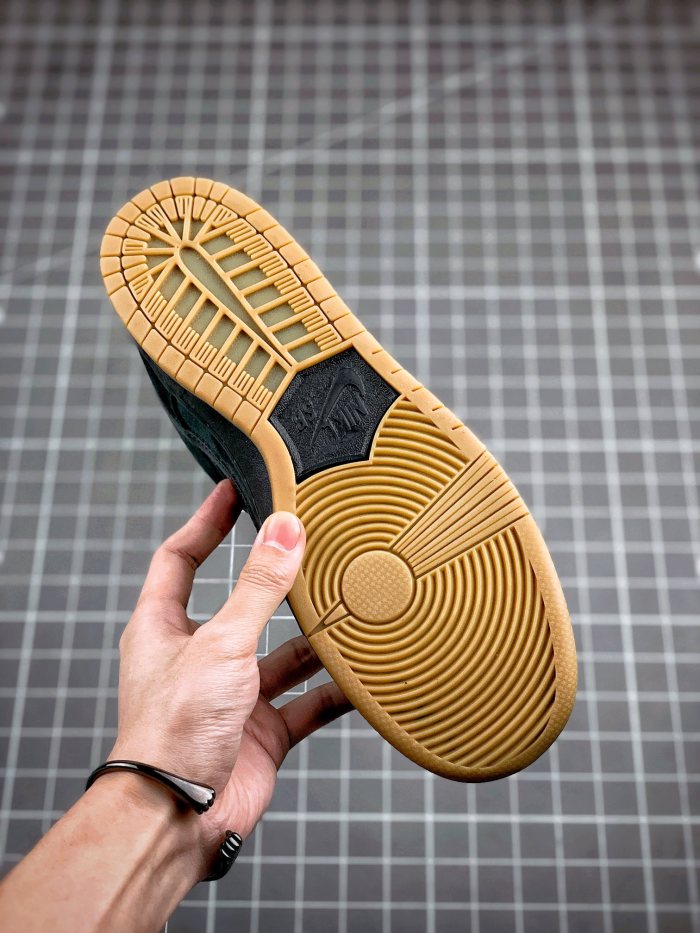 Nike SB Dunk Low IW Black Gum
