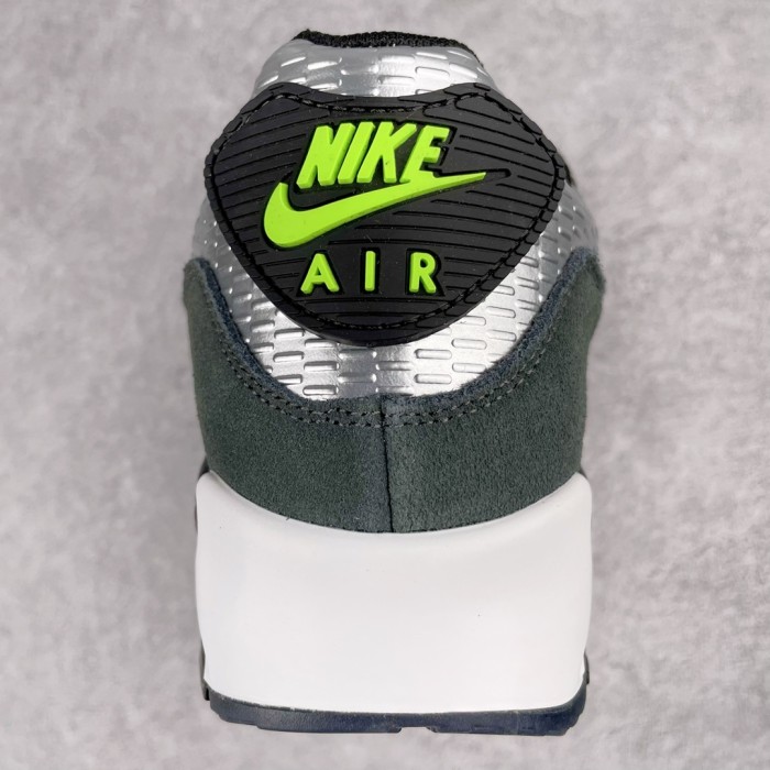 Nike Air Max 90 Sneaker 18