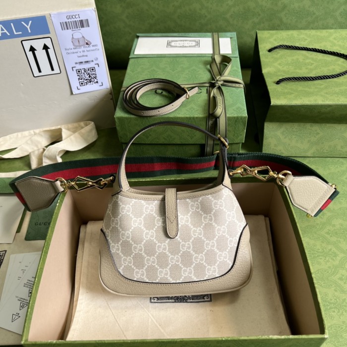 Handbag Gucci 685127 size 19 x 13x 3 cm