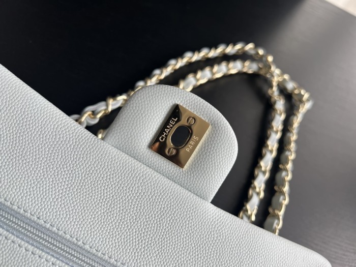 Handbag Chanel size 23 cm