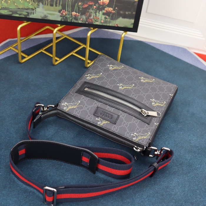 Handbag Gucci 523599 size 21-23-4 cm