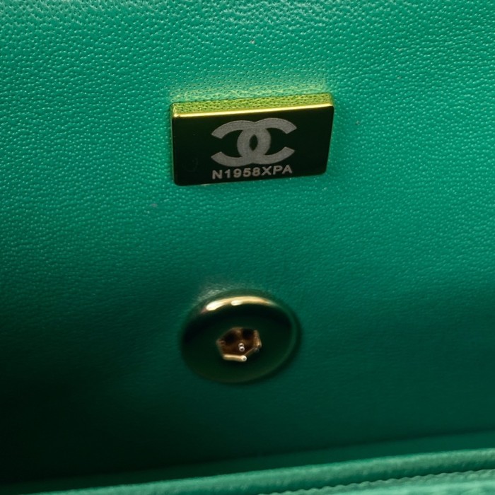 Handbag Chanel AS2431 size 20x12x6 cm