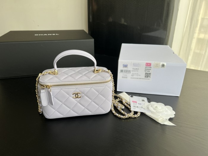 Handbag Chanel AP2199 size 17cmx9.5cmx8 cm