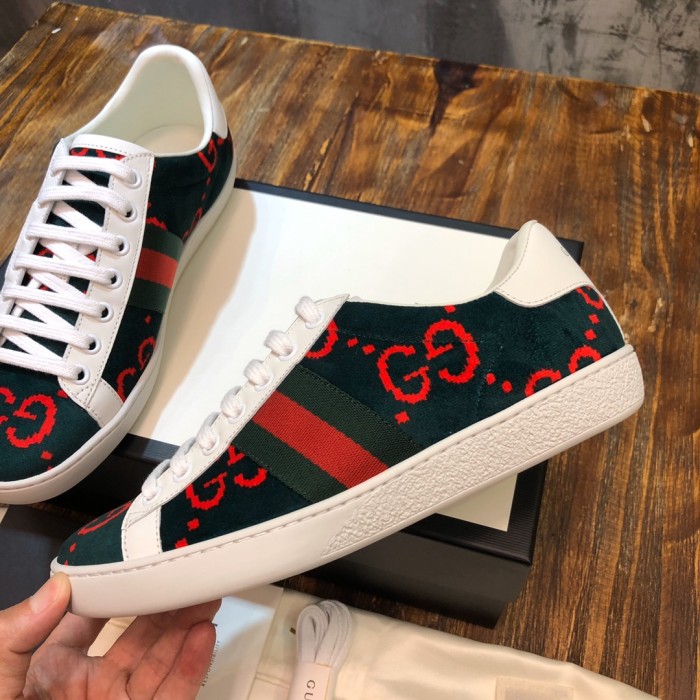 Gucci Ace embroidered sneaker 66