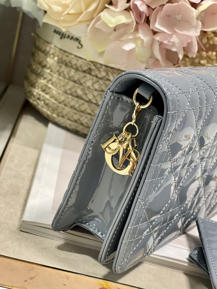 Handbag Dior 77035 size 21.5 x 11.5 x 3 cm