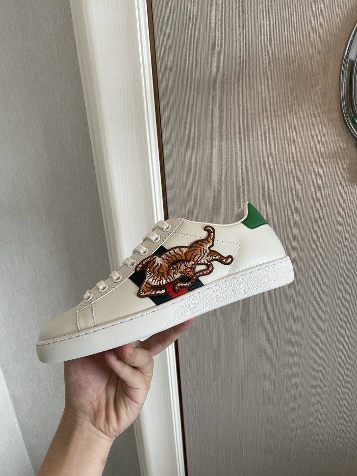 Gucci Women's Ace sneaker with bee sneaker 4