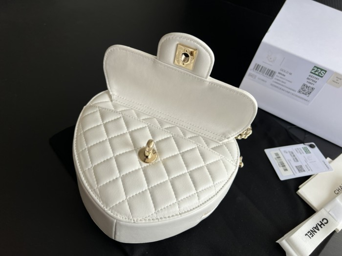 Handbag Chanel size 18cmx17cmx5 cm