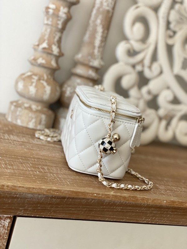 Handbag Chanel 81242 size 17 cm