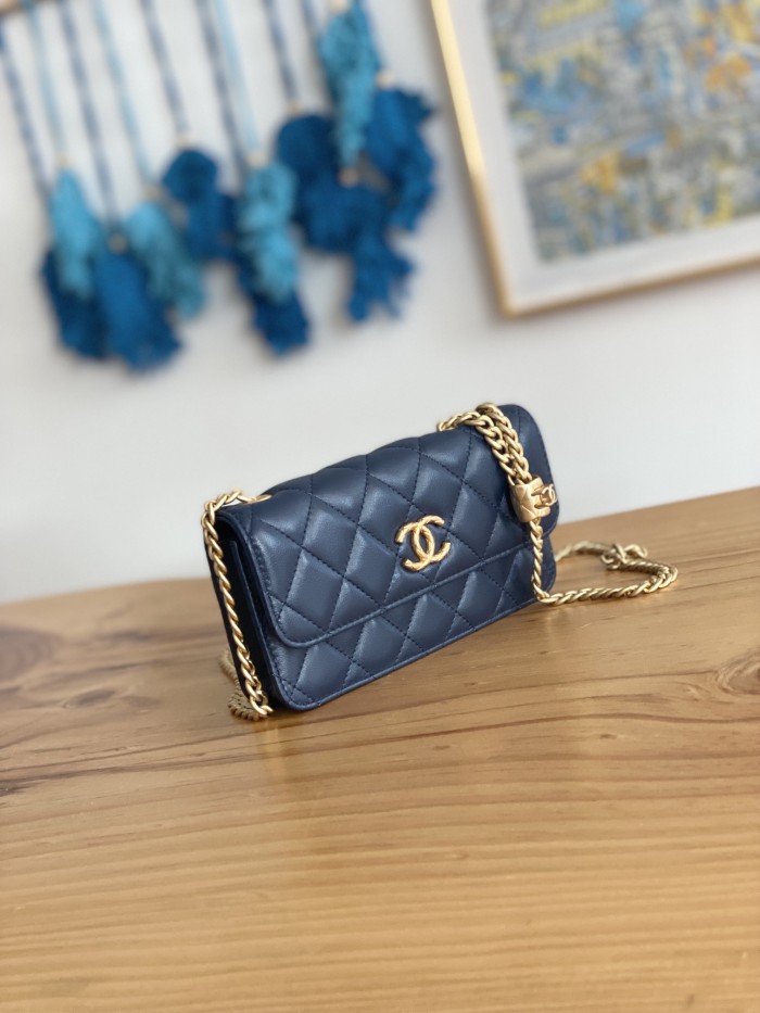 Handbag Chanel 81224 size 16 cm