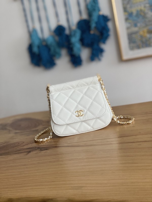 Handbag Chanel AP3004 size 11X12X5 cm