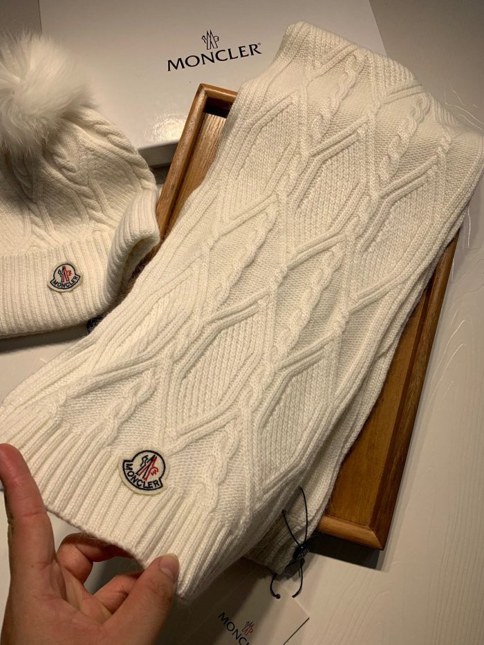 Hat & Scarf Moncler 2